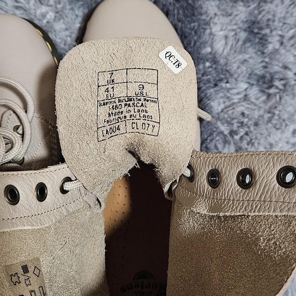 NWOB Dr Martens Pascal Boots sz 9 - Picture 5 of 5